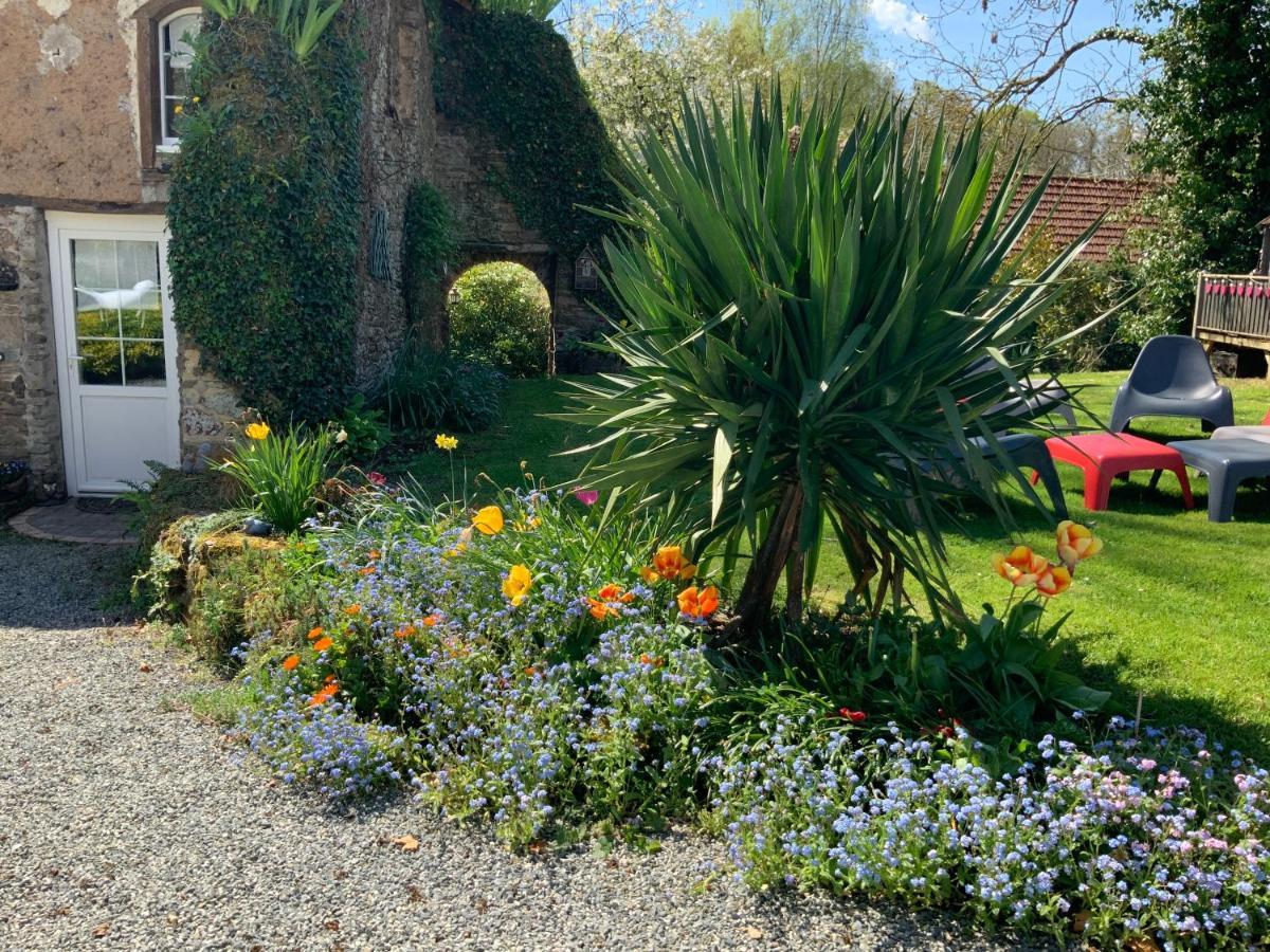 Bed and Breakfast Le Moulin De La Castellerie Moon-sur-Elle Exterior foto